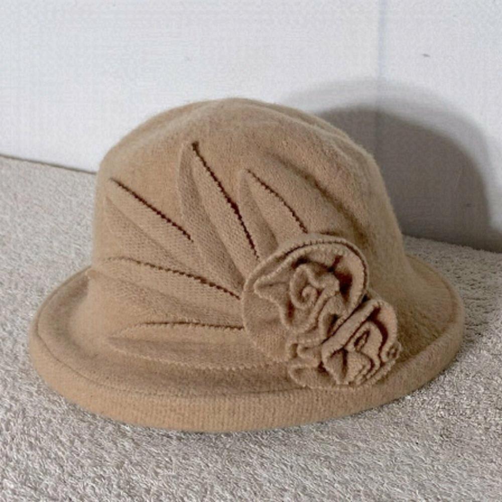 D&y Tan Beige Wool Cloche Hat With Flower Decoration